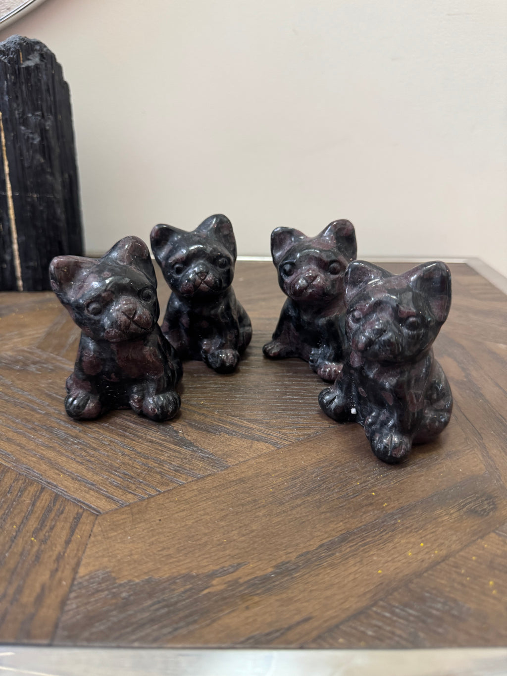 ❤️ Garnet French Bulldog Carving – Passion, Protection & Strength