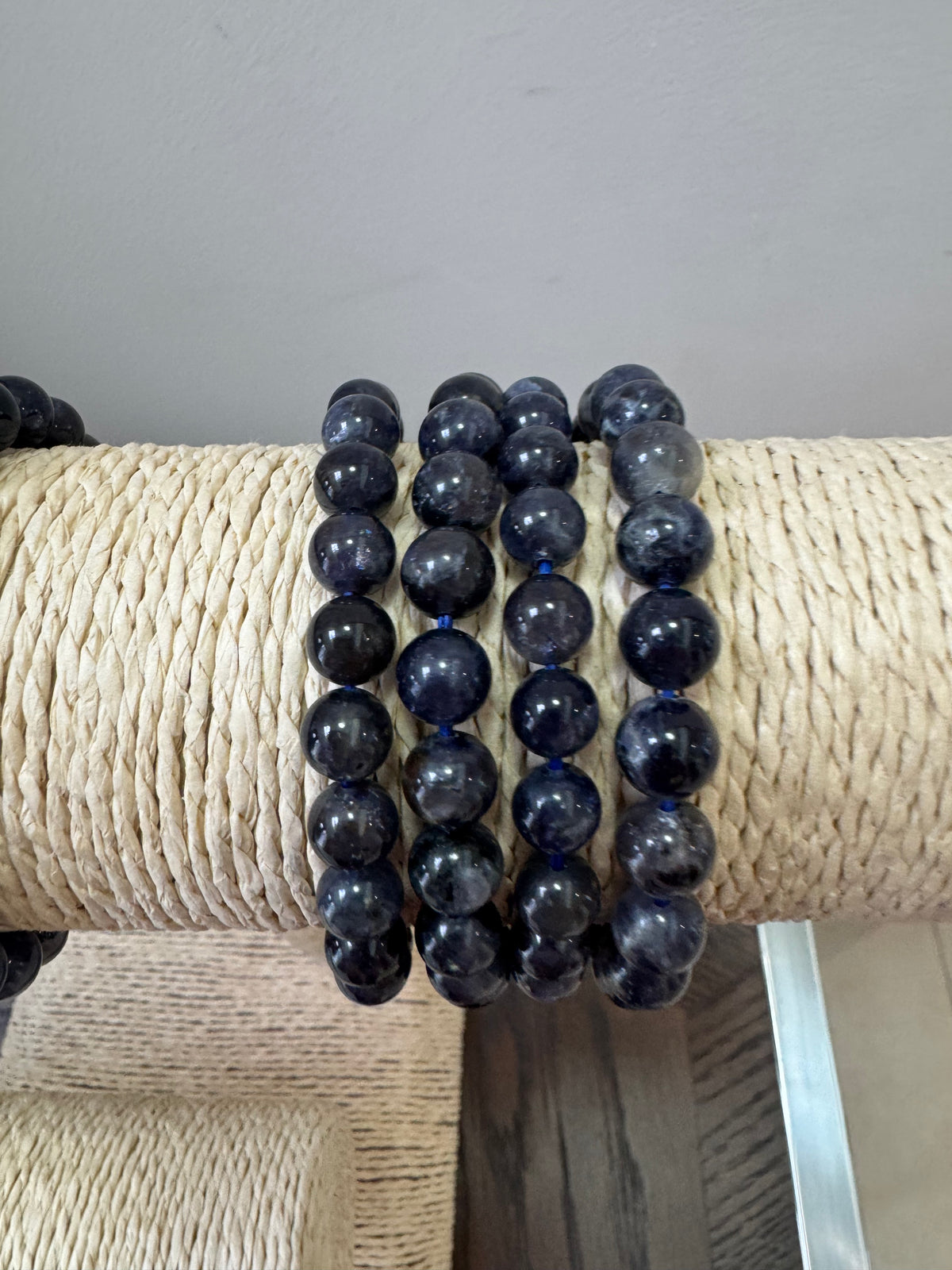 💙 Iolite Bracelet 8mm – Intuition, Clarity & Inner Vision