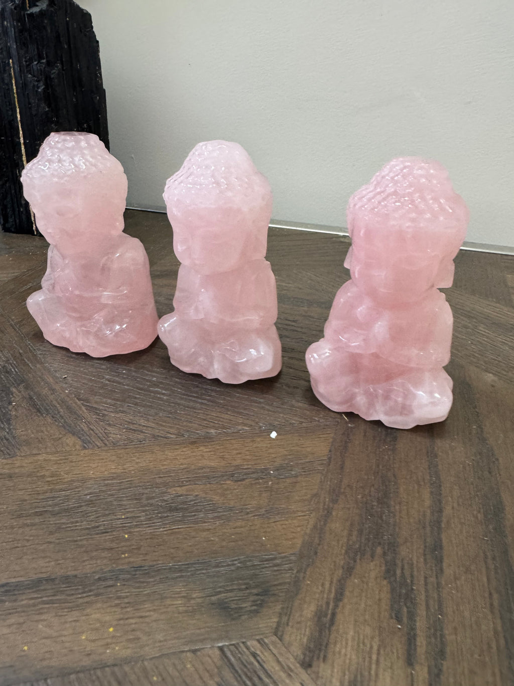 🌸 Rose Quartz Buddha Carving – Unconditional Love, Peace & Emotional Healing