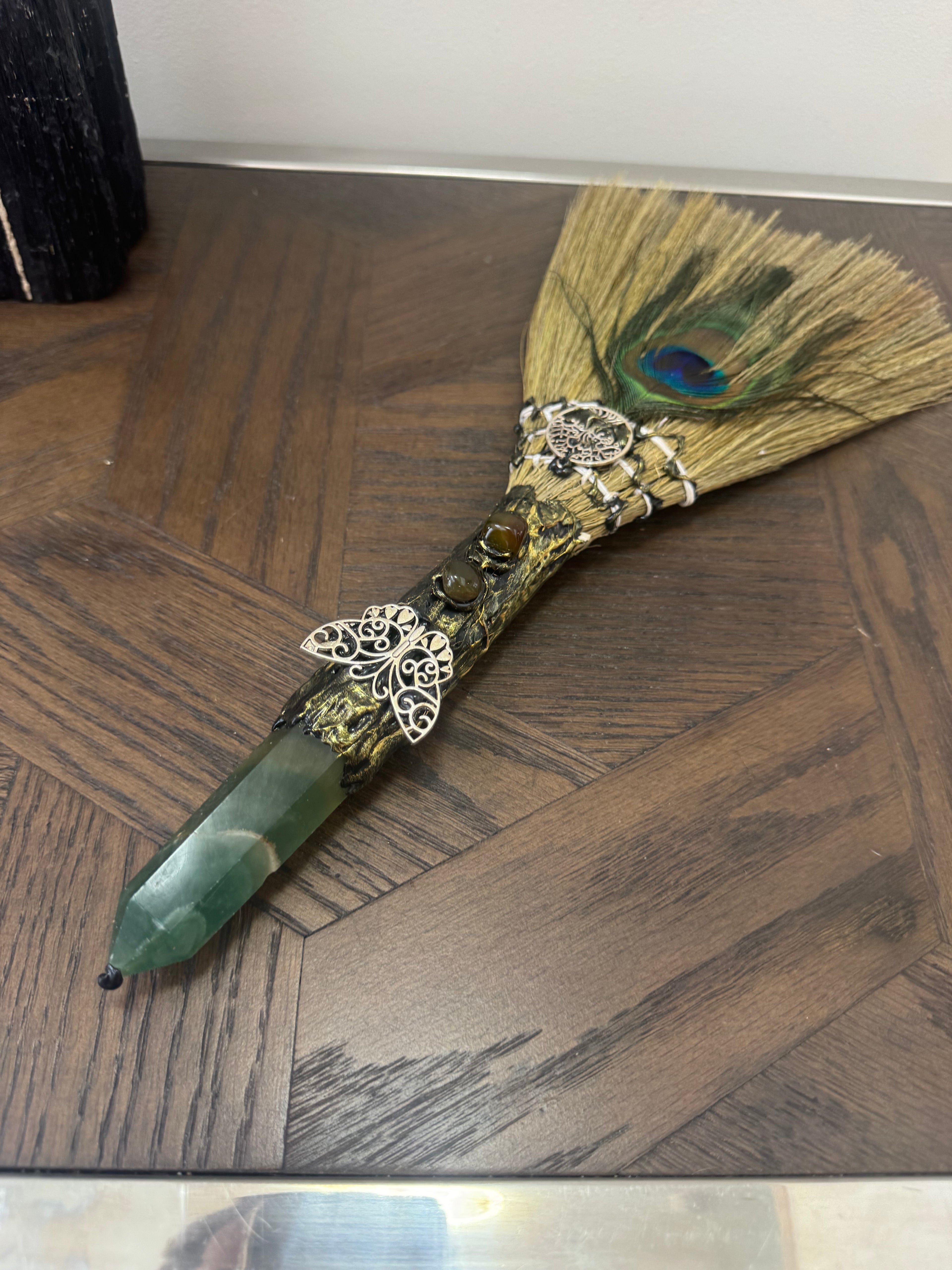 💚 Green Fluorite Ritual Besom – The Clearing Broom