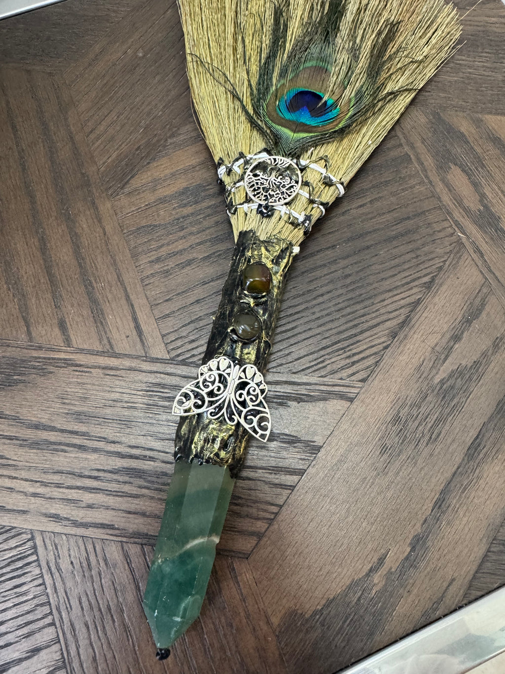 💚 Green Fluorite Ritual Besom – The Clearing Broom