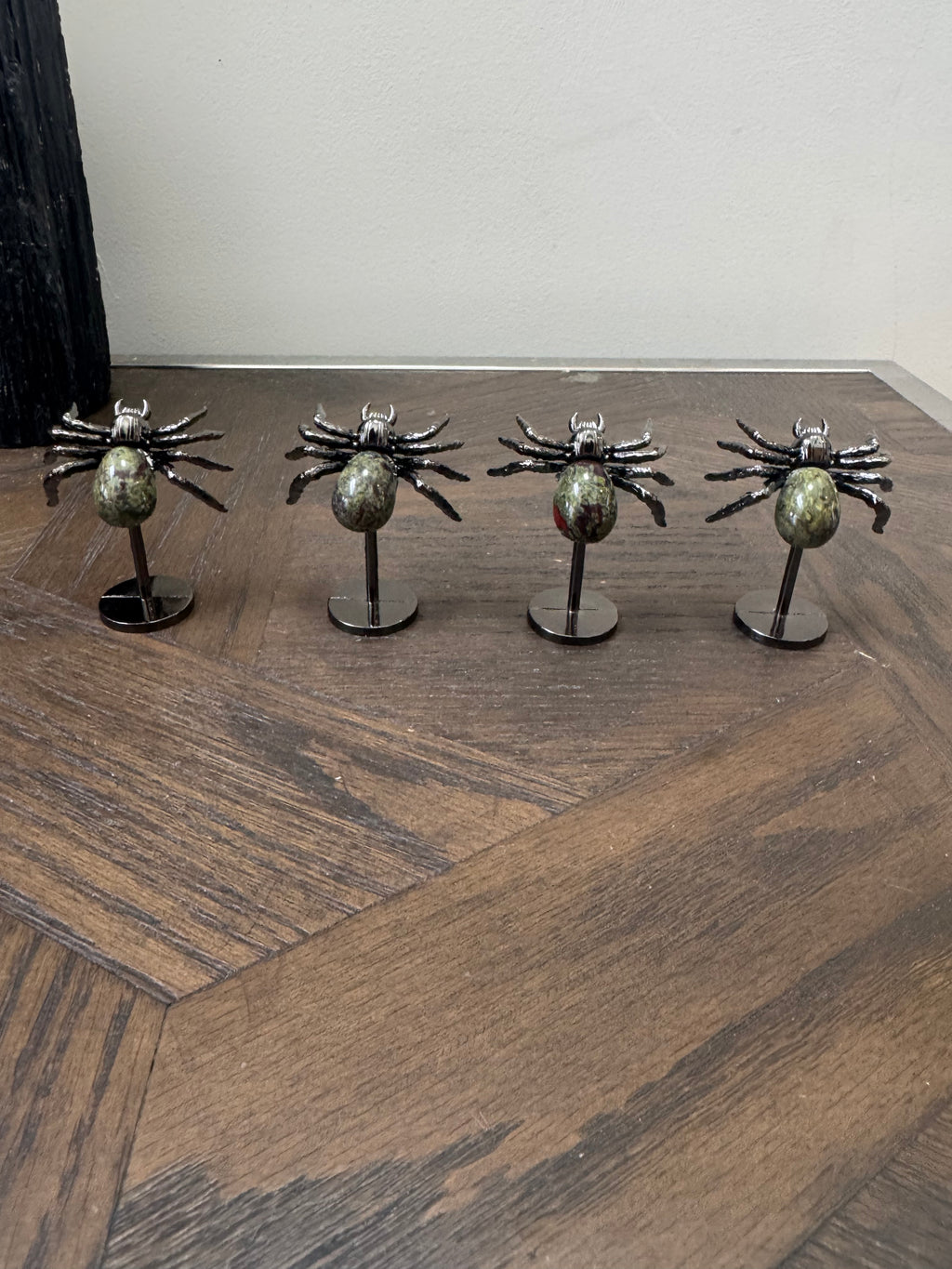 🕷️ Dragon’s Blood Spiders ✨