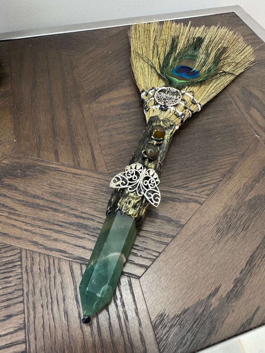 💚 Green Fluorite Ritual Besom – The Clearing Broom