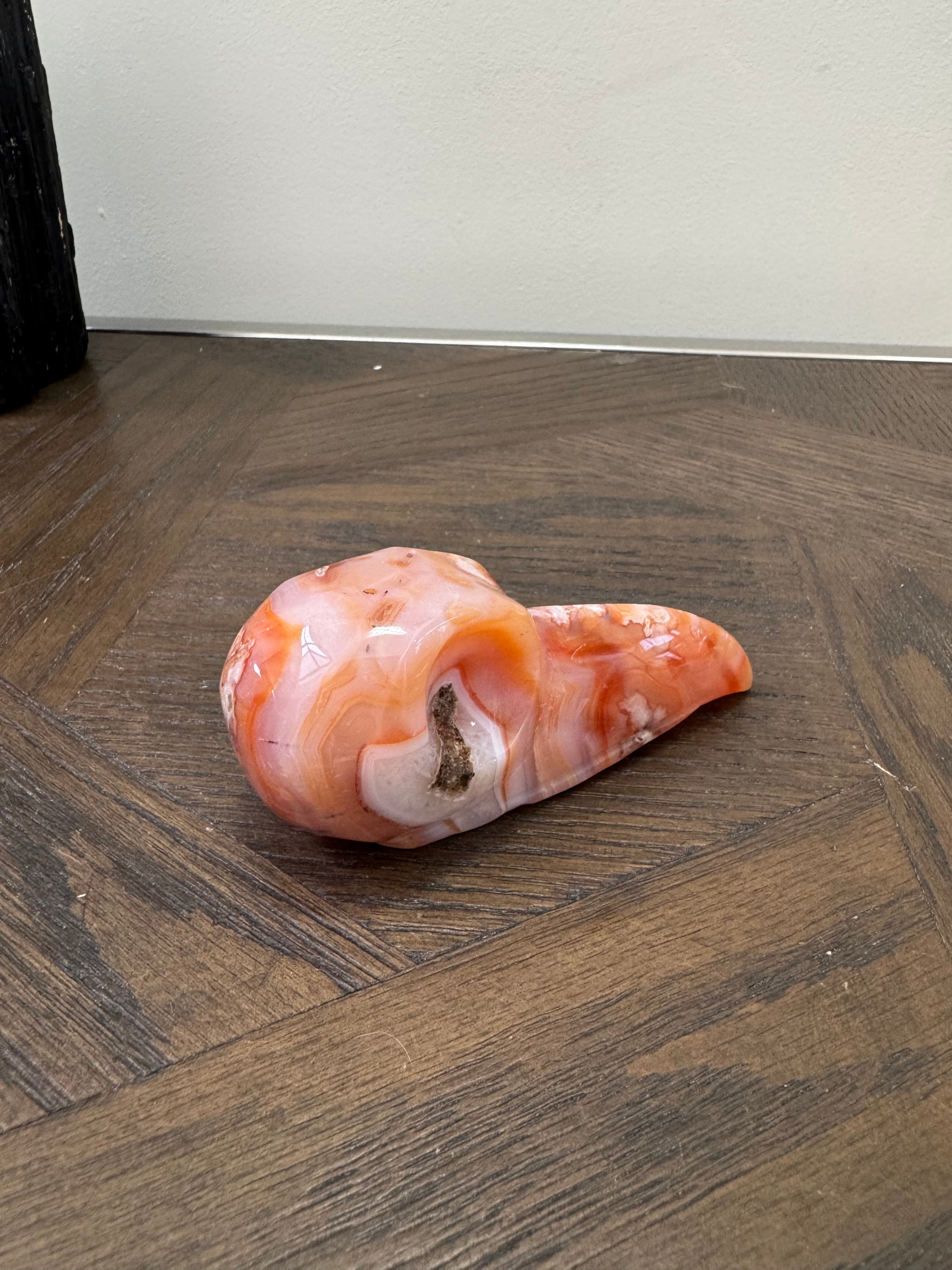🔥 Carnelian Raven Skull – Confidence, Passion & Personal Power