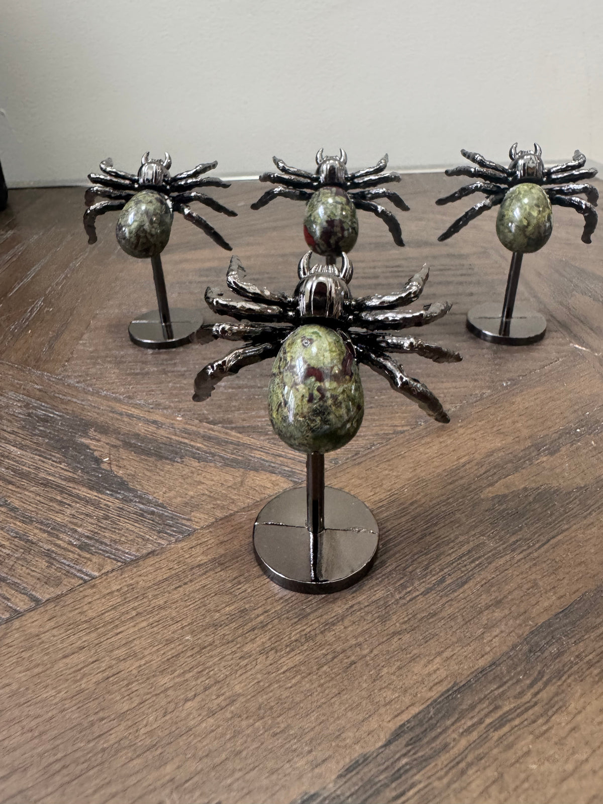 🕷️ Dragon’s Blood Spiders ✨