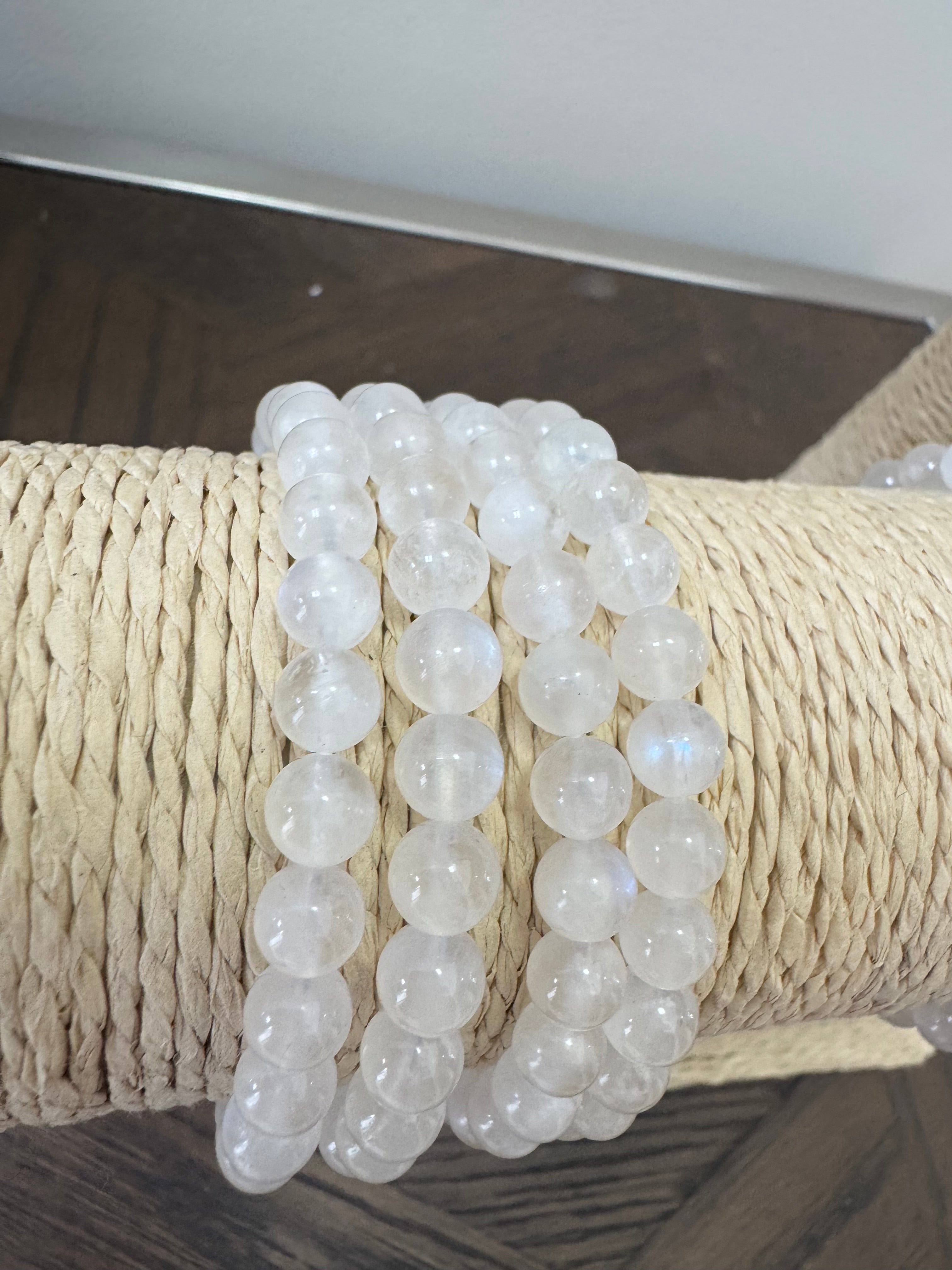 🌙 Moonstone with Blue Flash 6mm Crystal Bracelet – Intuition, New Beginnings & Divine Feminine Energy