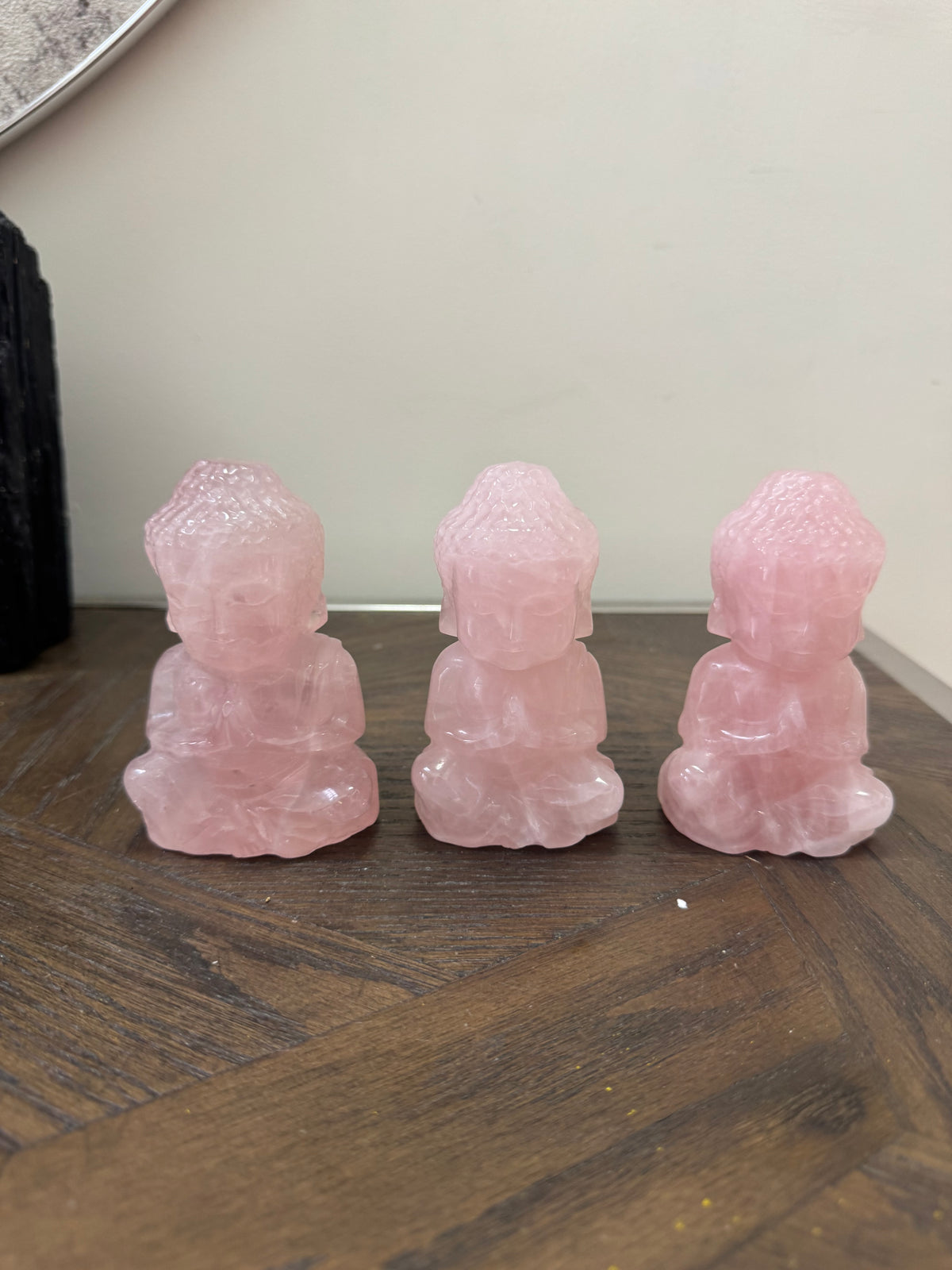 🌸 Rose Quartz Buddha Carving – Unconditional Love, Peace & Emotional Healing