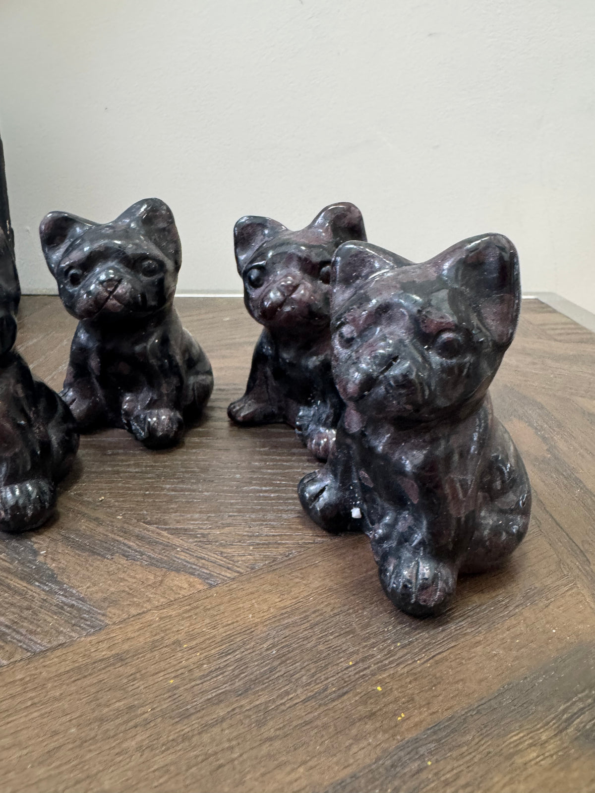 ❤️ Garnet French Bulldog Carving – Passion, Protection & Strength