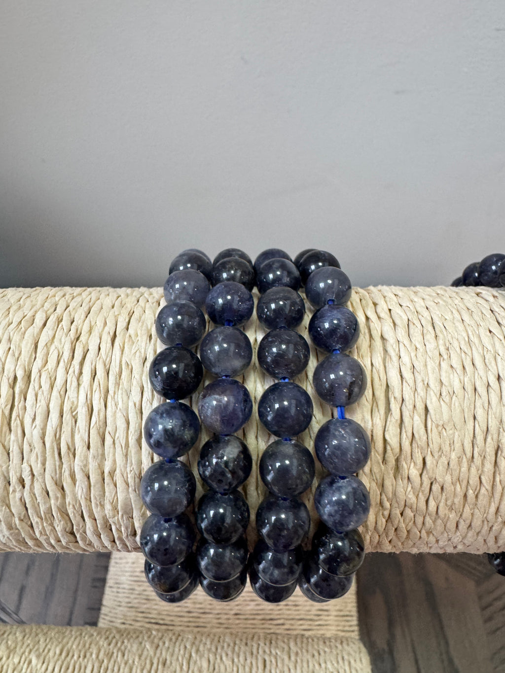 💙 Iolite Bracelet 8mm – Intuition, Clarity & Inner Vision