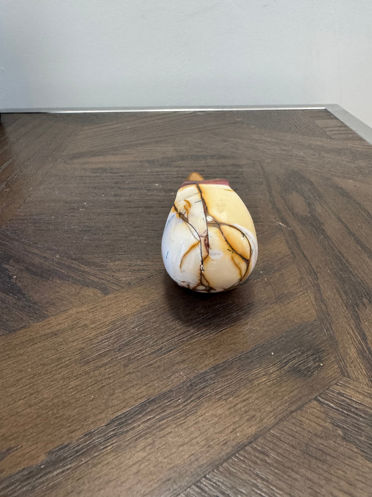 🐦‍⬛ Mookaite Raven Skull – Grounding, Courage & Confidence
