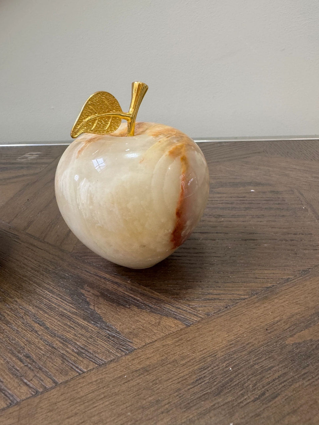 Natural Onyx Hand Carved Apple Crystal Specimen